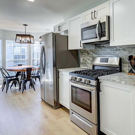 Chic Bentonville Home With Patio And Fire Pit! Kültér fotó