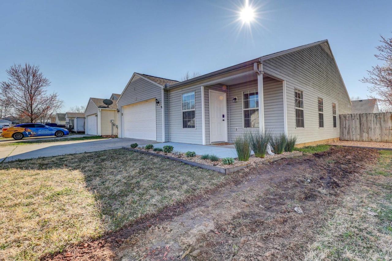 Chic Bentonville Home With Patio And Fire Pit! Kültér fotó