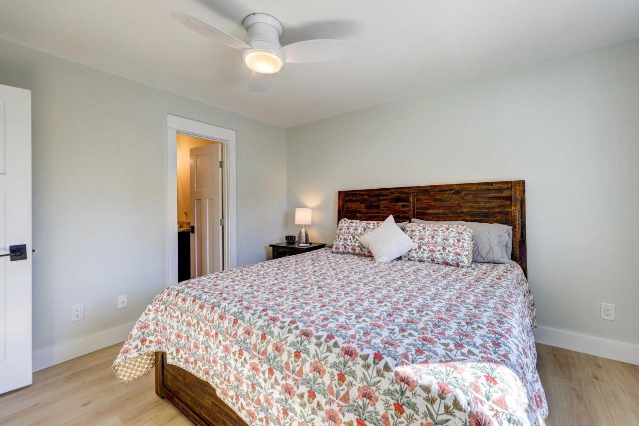 Chic Bentonville Home With Patio And Fire Pit! Kültér fotó