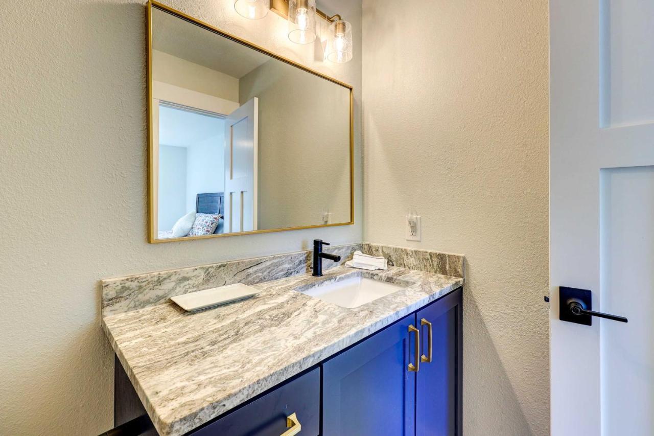 Chic Bentonville Home With Patio And Fire Pit! Kültér fotó
