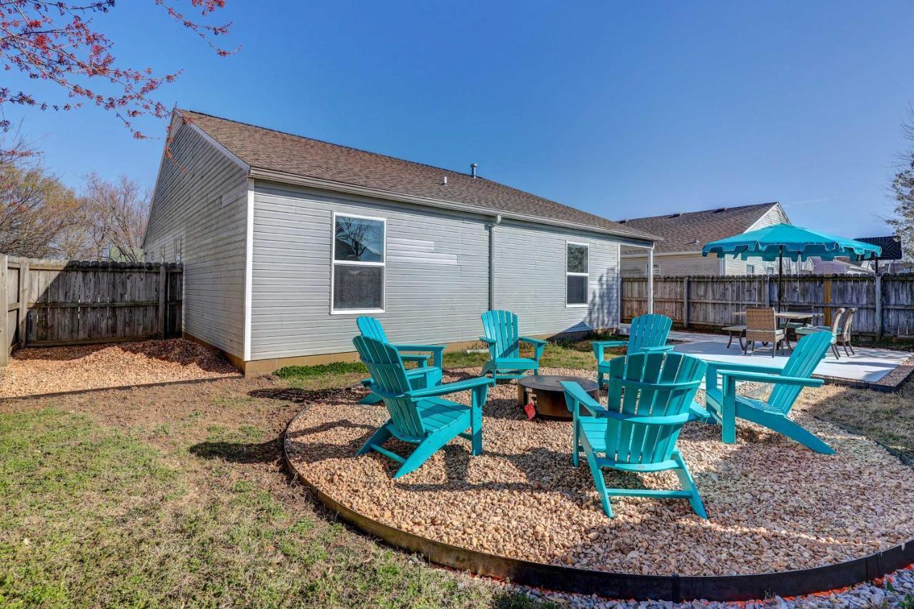Chic Bentonville Home With Patio And Fire Pit! Kültér fotó
